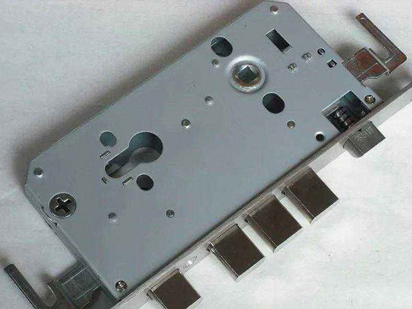 蒙自24小时上门开锁公司